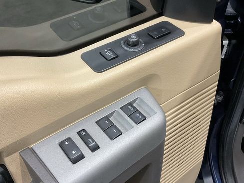 Used 2016 Ford F250 Lariat w/ Chrome Package image 7