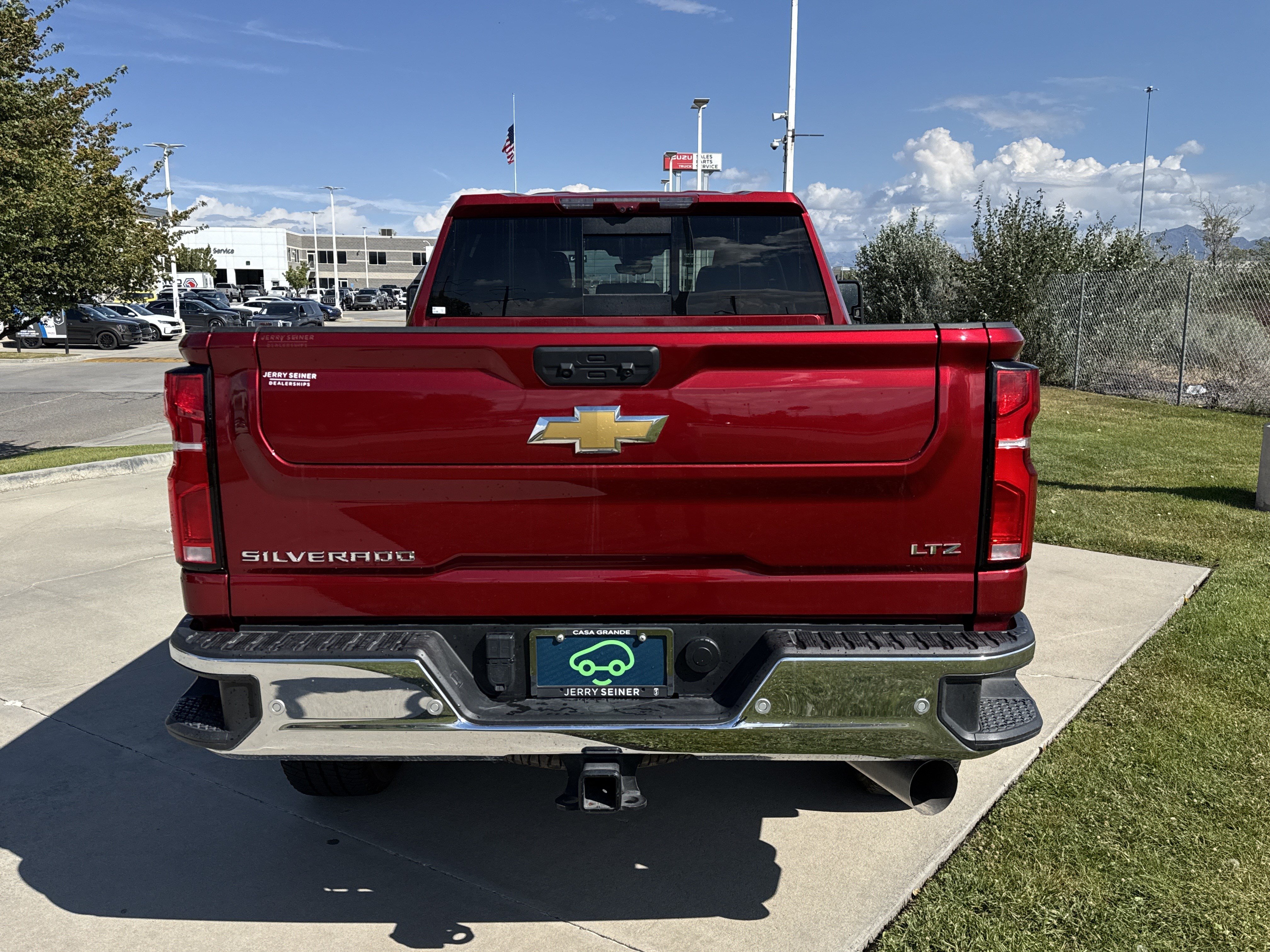 Used 2024 Chevrolet Silverado 2500 LTZ w/ LTZ Premium Package AWD/4WD image 4