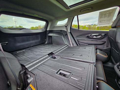 Certified 2022 GMC Terrain AT4 w/ Tech Package AWD/4WD image 38