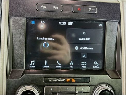 Used 2017 Ford F150 Lariat w/ Equipment Group 502A Luxury AWD/4WD image 15