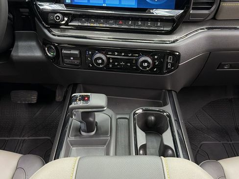 Used 2025 Chevrolet Silverado 1500 ZR2 w/ Technology Package image 32