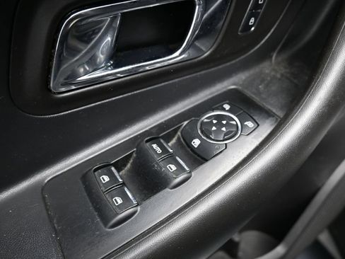 Used 2015 Ford Taurus SEL FWD image 11
