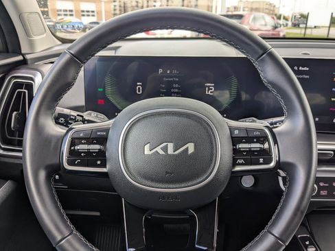 Used 2025 Kia Sorento EX AWD/4WD image 15