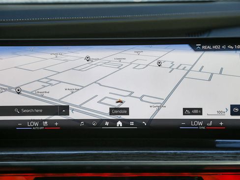 Used 2025 BMW 750e xDrive w/ Premium Package image 11