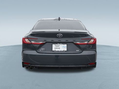 Used 2025 Toyota Camry SE image 7