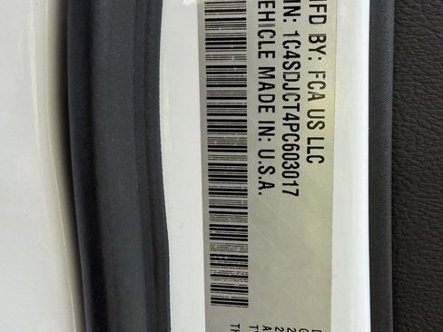 Used 2023 Dodge Durango R/T image 33