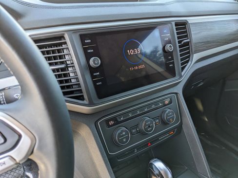 Used 2021 Volkswagen Atlas SE image 21