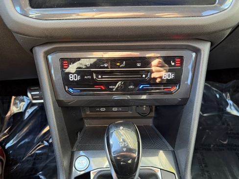 Used 2022 Volkswagen Tiguan SEL R-Line image 23