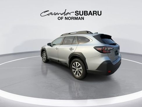 Used 2025 Subaru Outback Premium AWD/4WD image 7
