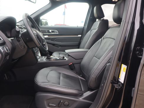Used 2019 Ford Explorer Limited AWD/4WD image 9
