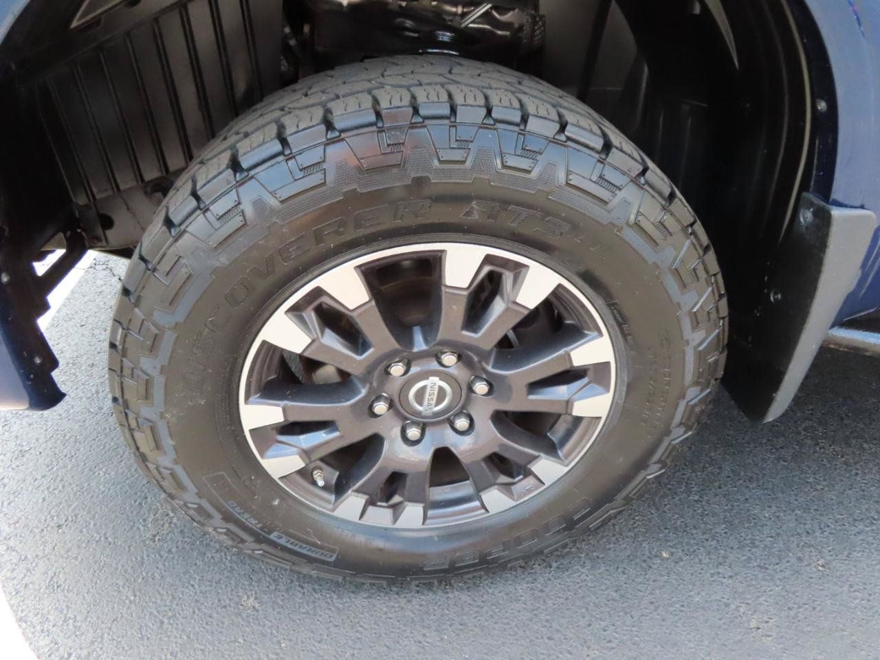 Used 2019 Nissan Titan PRO-4X w/ Pro-4x Convenience Package AWD/4WD image 11