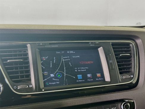 Used 2017 Kia Sedona SX image 13