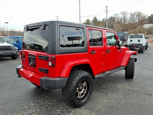 Used 2016 Jeep Wrangler Unlimited Sahara w/ Connectivity Group image 12
