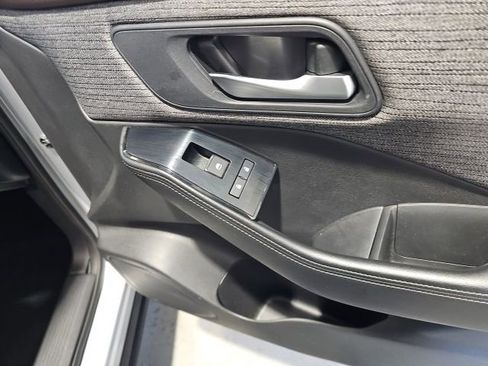 Certified 2023 Nissan Rogue SV image 25