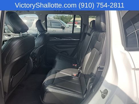 Used 2023 Jeep Grand Cherokee Limited AWD/4WD image 25