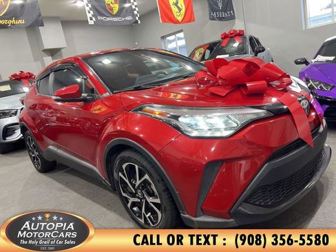 Used 2020 Toyota C-HR XLE image 32