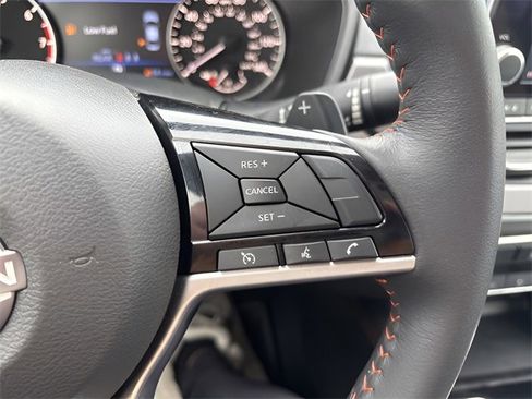 Used 2024 Nissan Altima 2.5 SR image 11