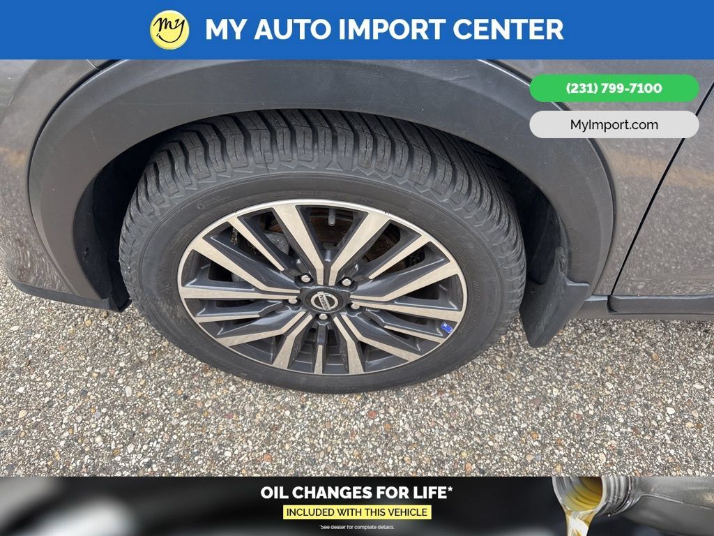 Used 2021 Nissan Kicks SV FWD image 6