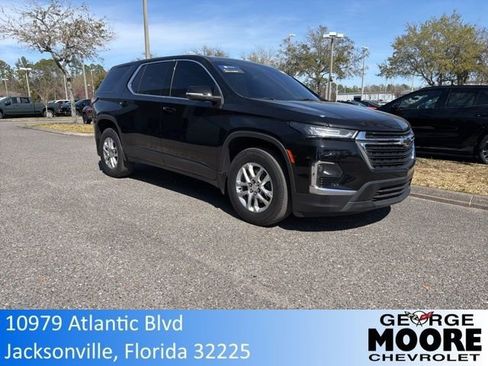 Used 2023 Chevrolet Traverse LS w/ Safety Package image 1