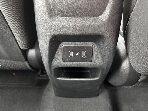 Used 2025 Hyundai Venue SEL FWD image 18