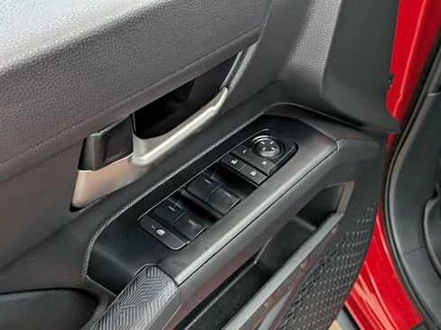 Used 2025 Toyota Tacoma TRD Off-Road AWD/4WD image 17