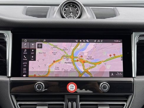 New 2026 Porsche Macan image 25