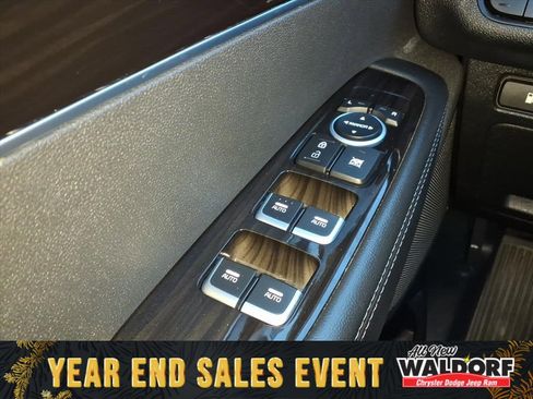 Used 2020 Kia Sorento EX image 22