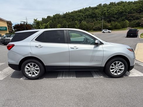 Used 2021 Chevrolet Equinox LT AWD/4WD image 4