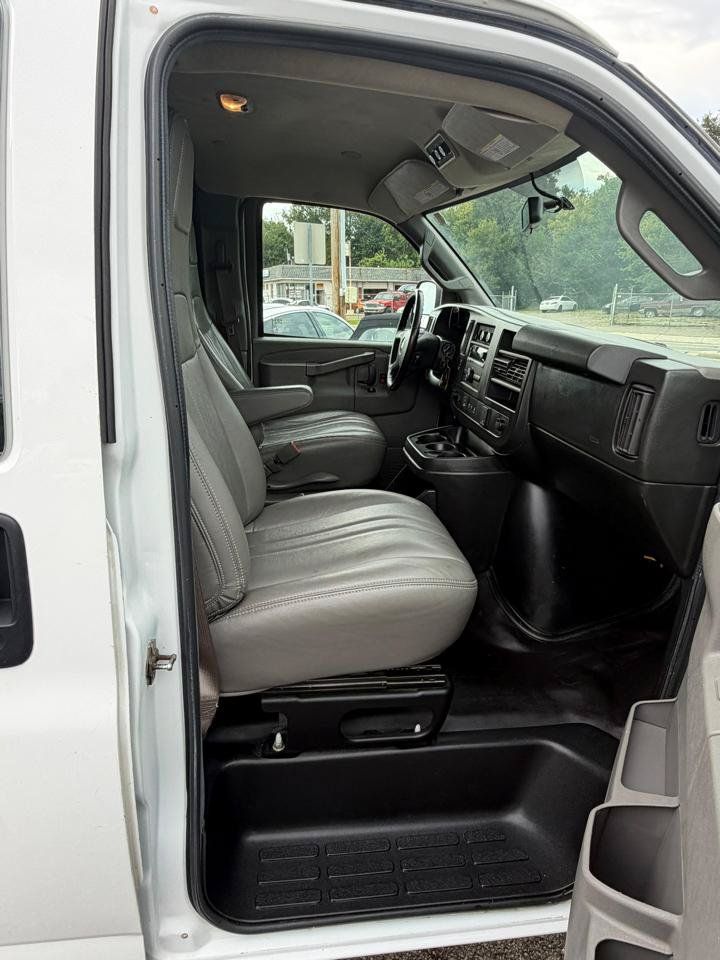 Used 2021 Chevrolet Express 2500 Extended w/ Driver Convenience Package RWD image 15