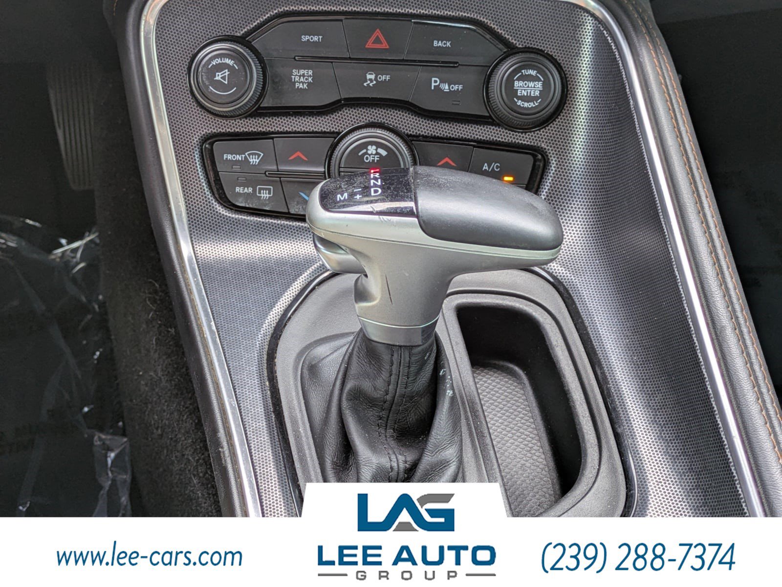 Used 2015 Dodge Challenger SXT Plus w/ Driver Convenience Group RWD image 15