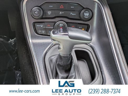 Used 2015 Dodge Challenger SXT Plus w/ Driver Convenience Group RWD image 15