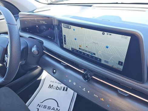 Used 2025 Nissan Ariya FWD image 23