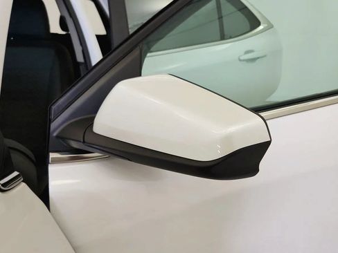 Used 2022 Chevrolet Equinox LT FWD image 36