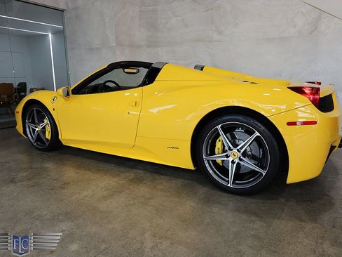 Used 2015 Ferrari 458 Spider RWD image 48