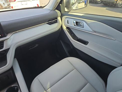 New 2026 Ford Explorer Active image 11