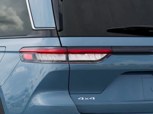 New 2026 Jeep Grand Cherokee Limited image 9