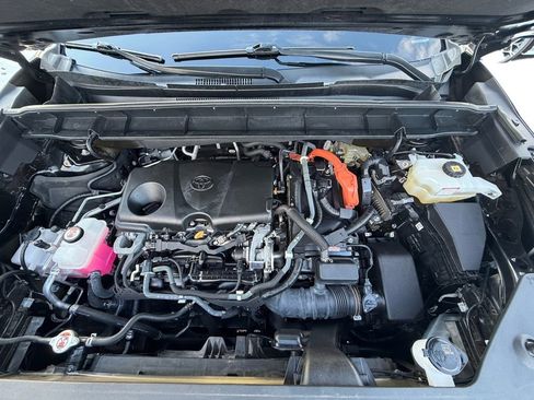 Used 2021 Toyota Highlander XLE image 29