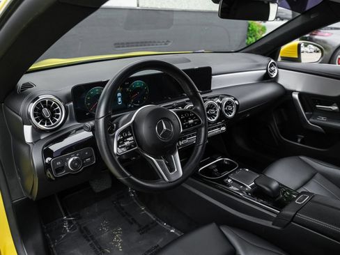 Used 2022 Mercedes-Benz CLA 250 image 2