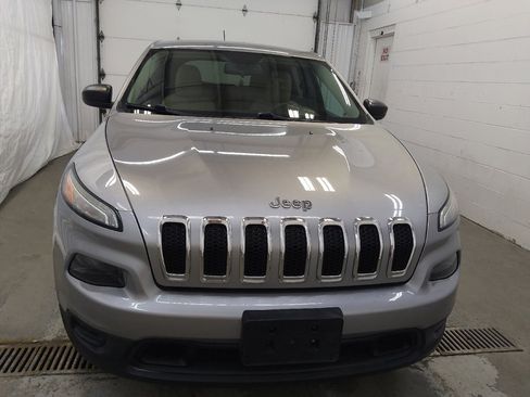 Used 2016 Jeep Cherokee Sport image 14