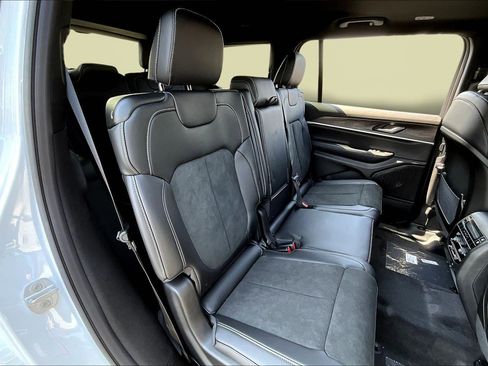 New 2026 Jeep Grand Cherokee L 4WD image 20