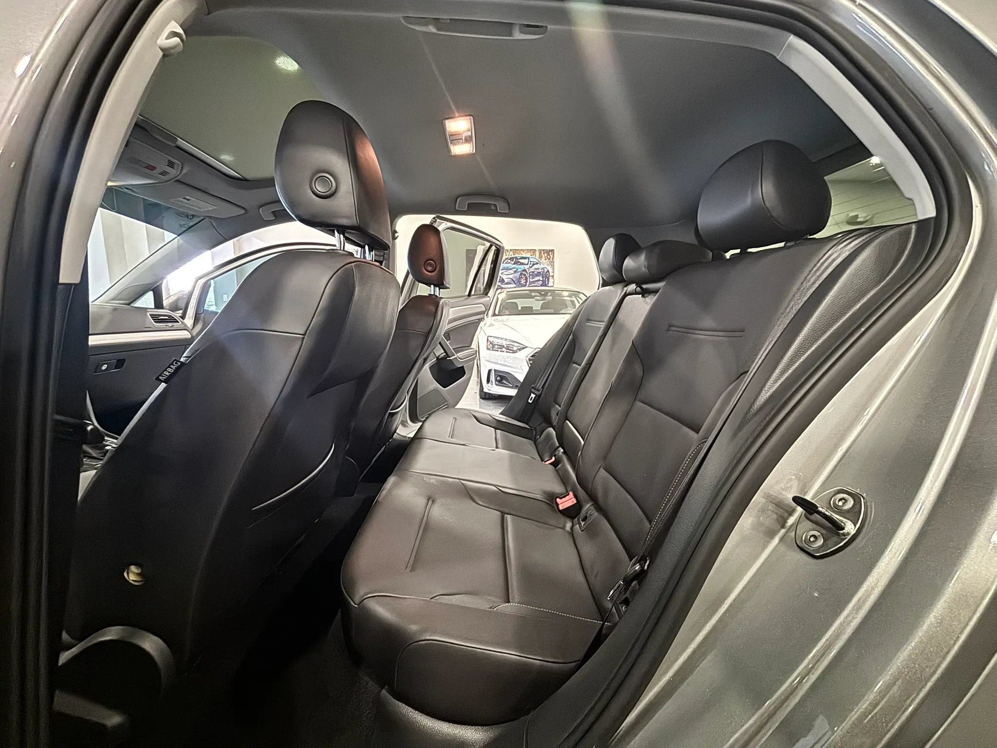 Used 2015 Volkswagen Golf S FWD image 14