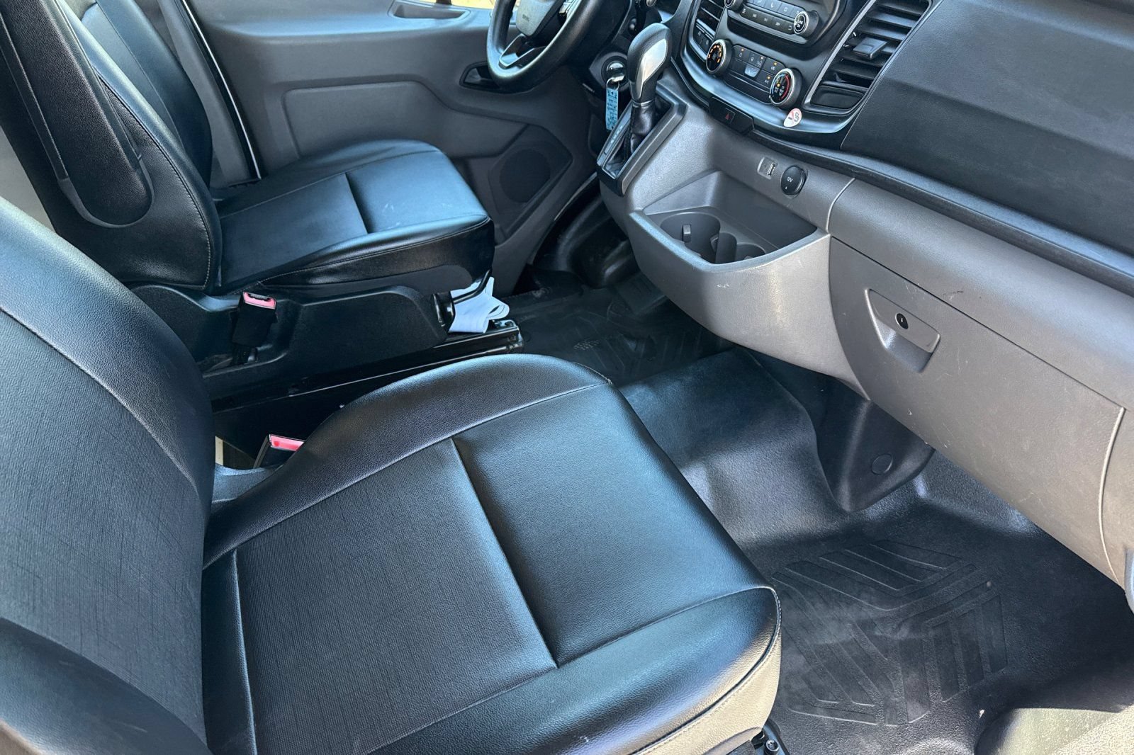 Certified 2023 Ford Transit 250 Medium Roof AWD image 17