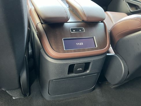 Certified 2025 Lincoln Navigator Reserve AWD/4WD image 23