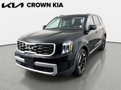 Used 2023 Kia Telluride S w/ S Sunroof Package