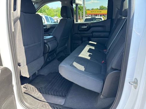 Used 2019 Chevrolet Silverado 1500 LT w/ Z71 Off-Road Package AWD/4WD image 10