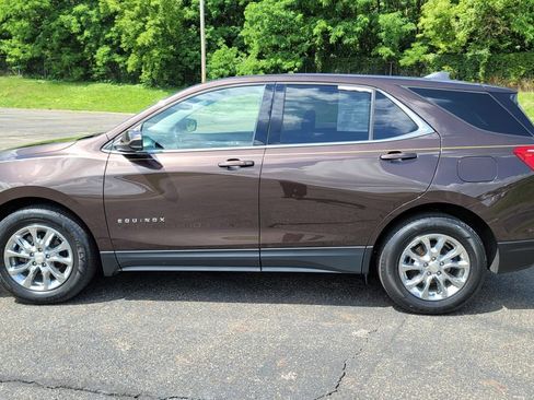 Used 2020 Chevrolet Equinox LT w/ Driver Convenience Package FWD image 7