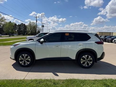 Used 2021 Nissan Rogue SV AWD/4WD image 9