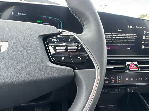 New 2026 Kia Niro EX FWD image 16