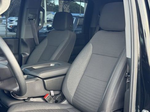 Used 2024 Chevrolet Silverado 2500 Custom w/ Custom Value Package image 18