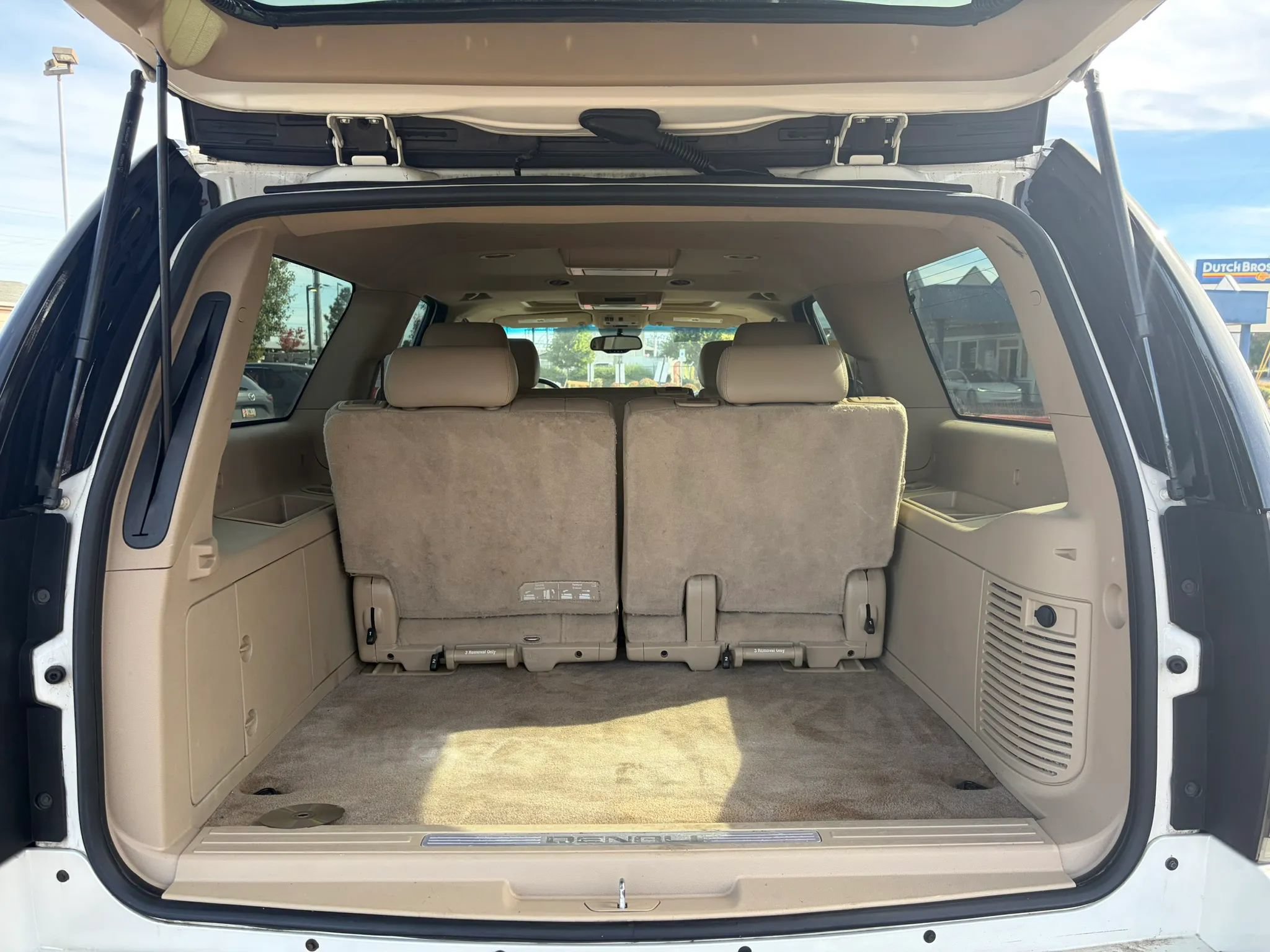 Used 2012 GMC Yukon XL Denali AWD/4WD image 16
